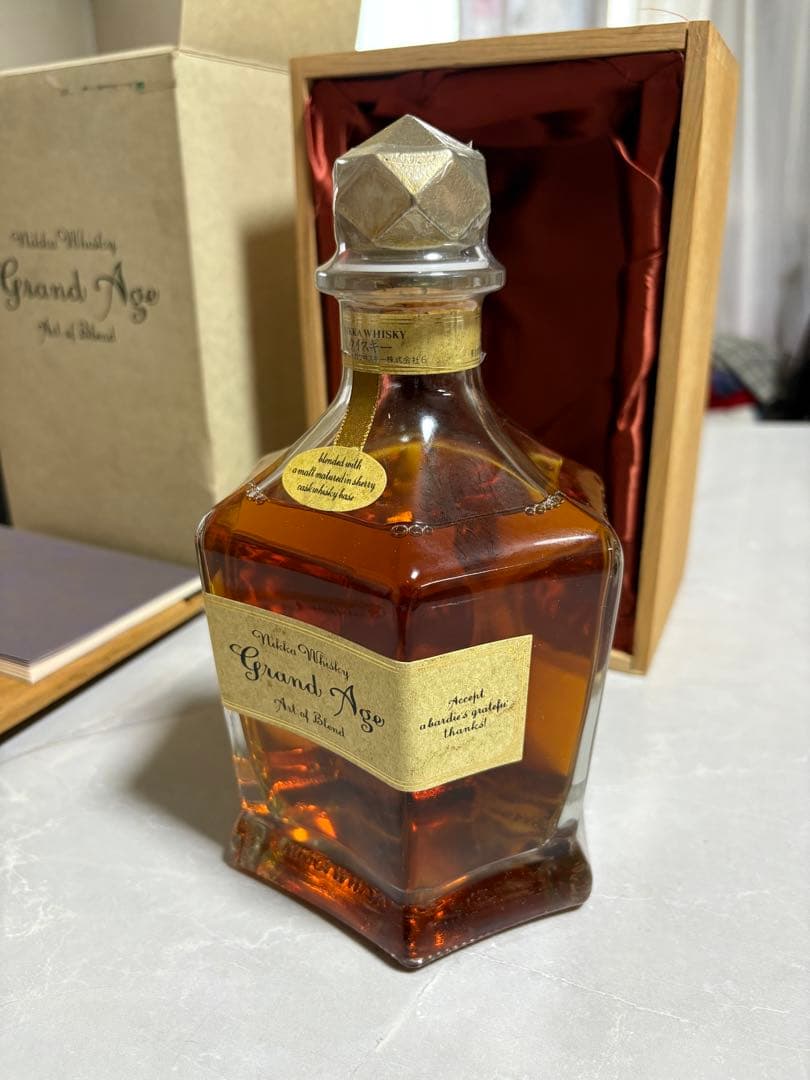 Nikka Whisky Grand Age 木箱入り