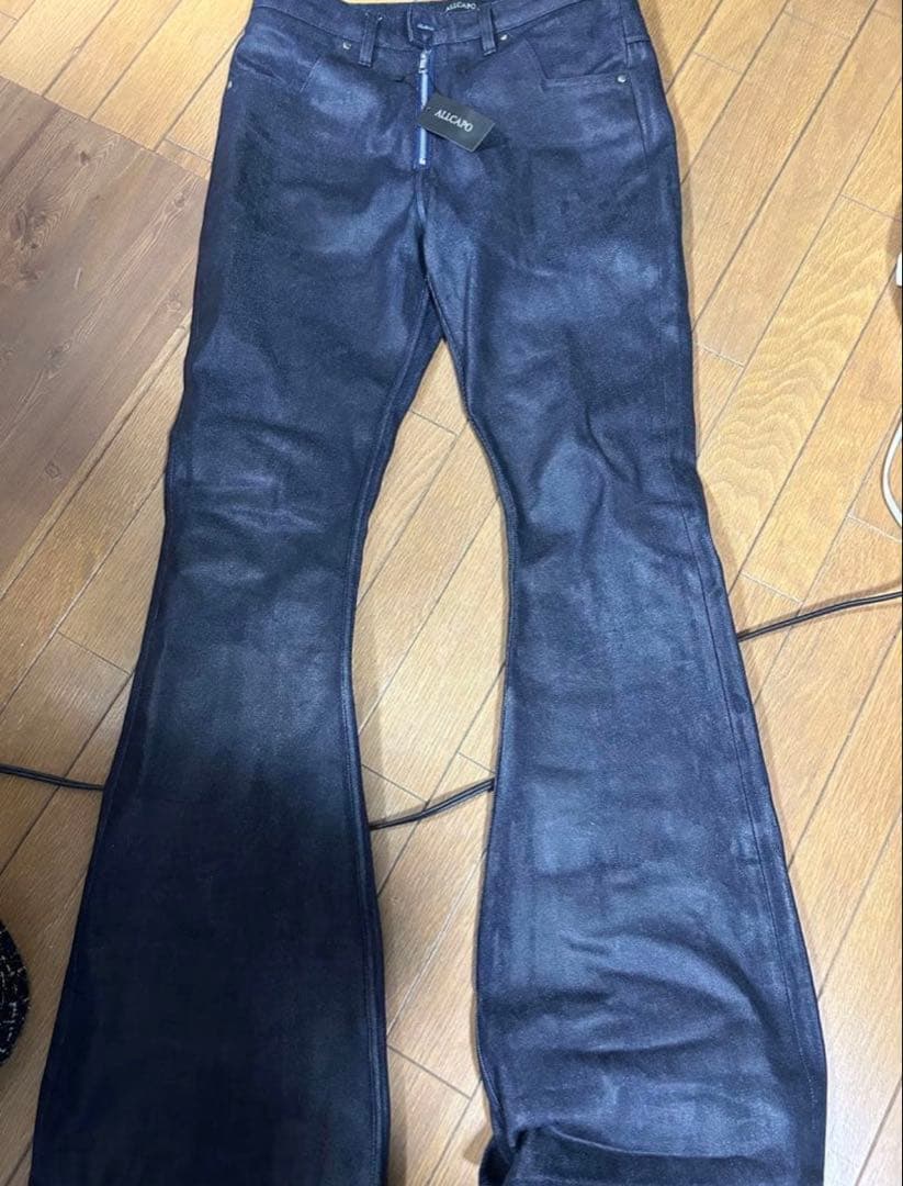 allcapoフレアデニム opium 値下げ中!! 早めに売りたいです