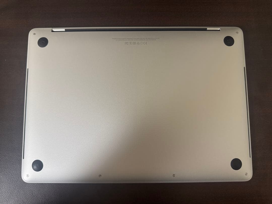 Apple MacBook Pro 2017 13インチ Touch Bar付き