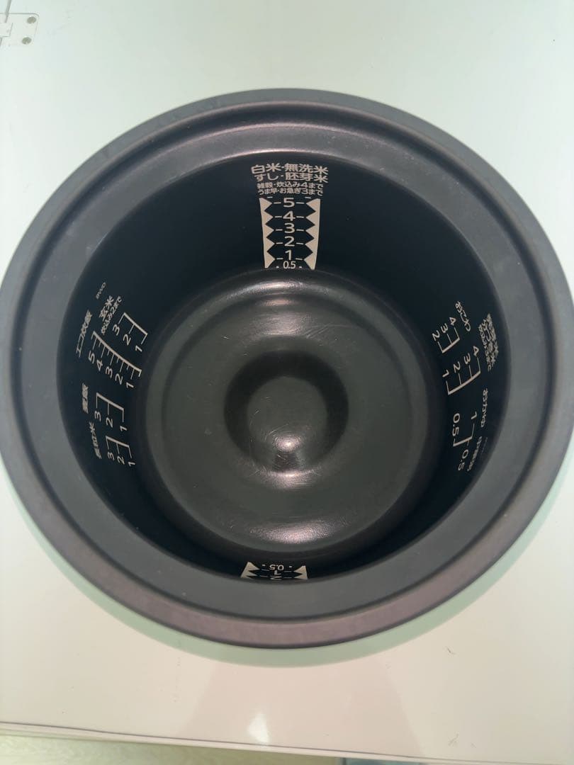 美品　三菱 IH炊飯ジャー炊飯器 本炭釜 紬5.5合 NJ-BW10F