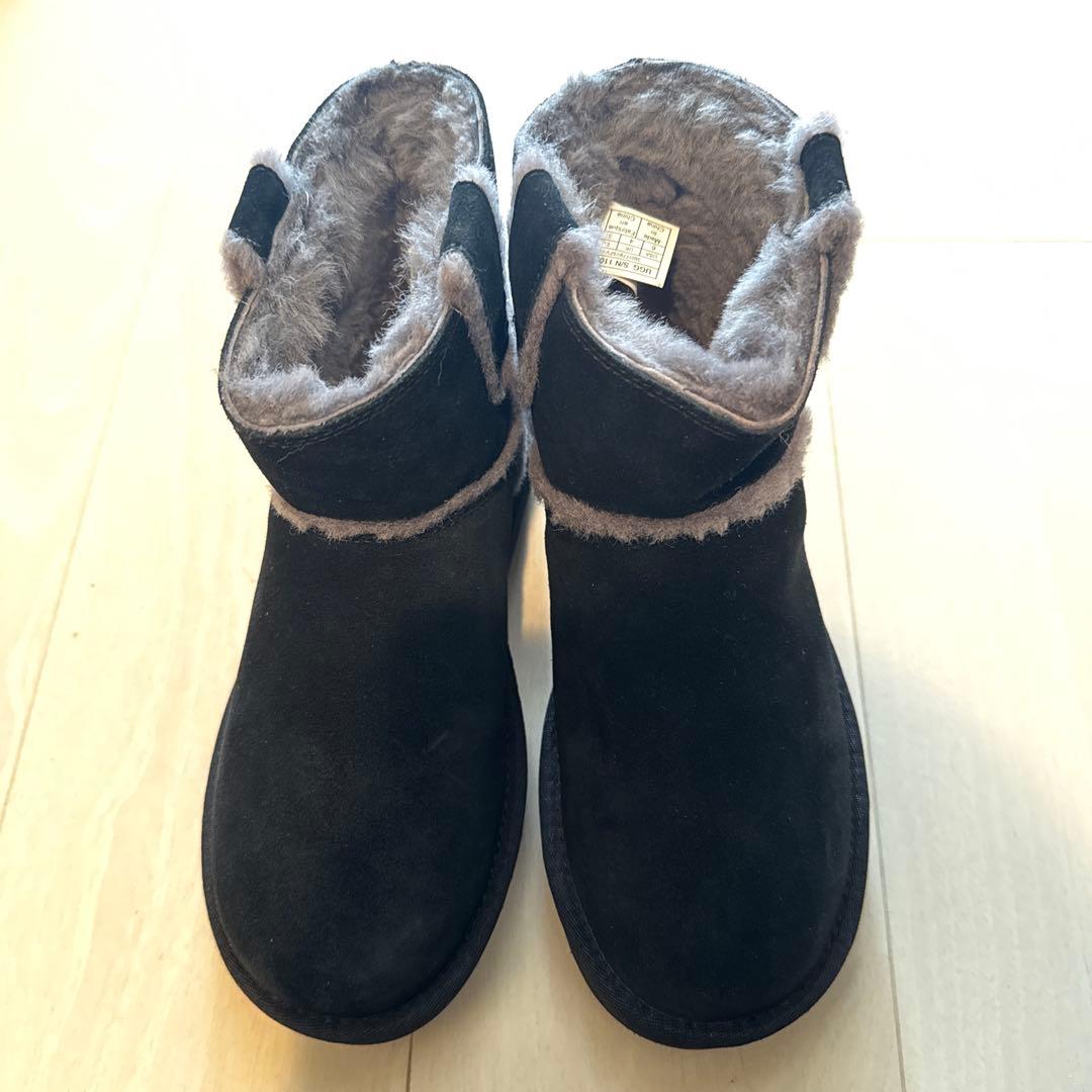 UGG クラシック ミニ スピル シーム ブーツ 1100211