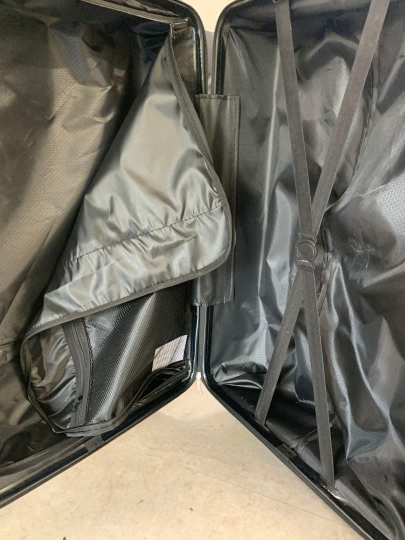 値下げ　スーツケース　90Ｌ　ロック付き￼