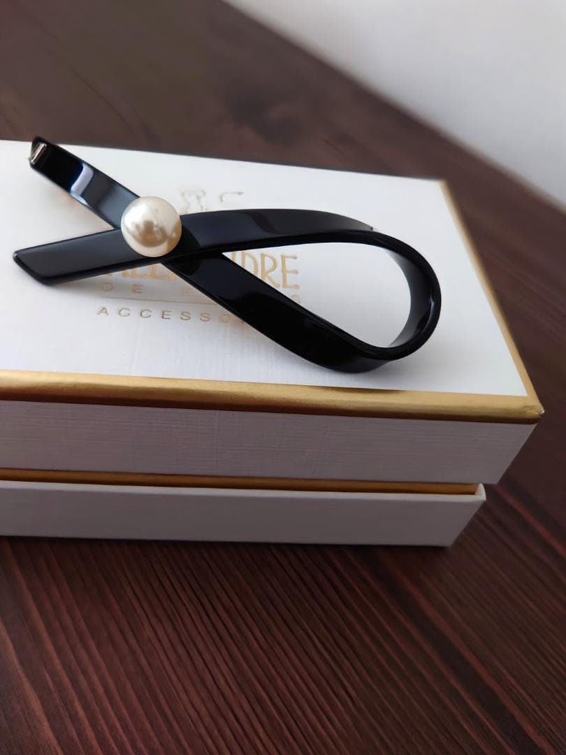 アレクサンドルドゥパリ パールリボンバレッタ 黒 TIMELESS