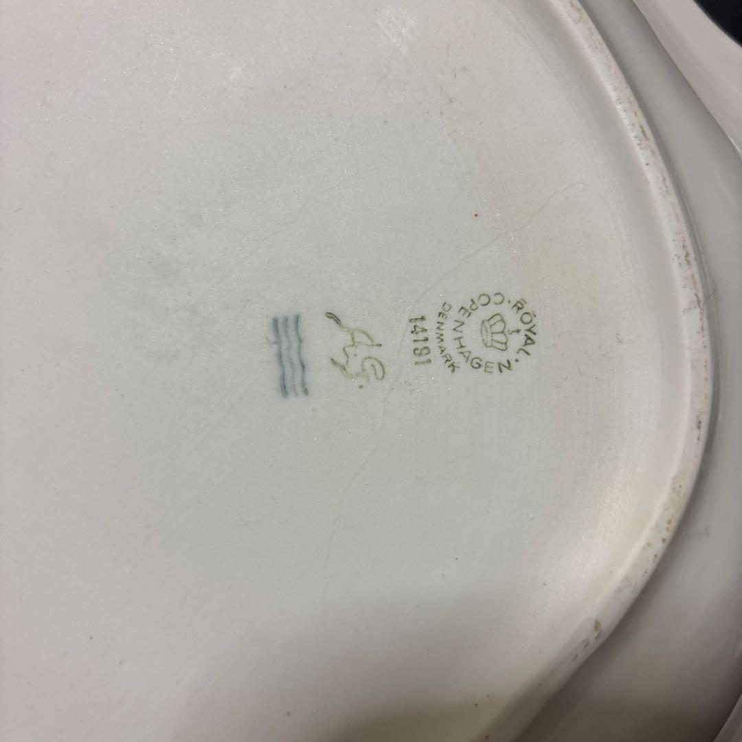 ・  ホワイトコンキリー サービングディッシュ