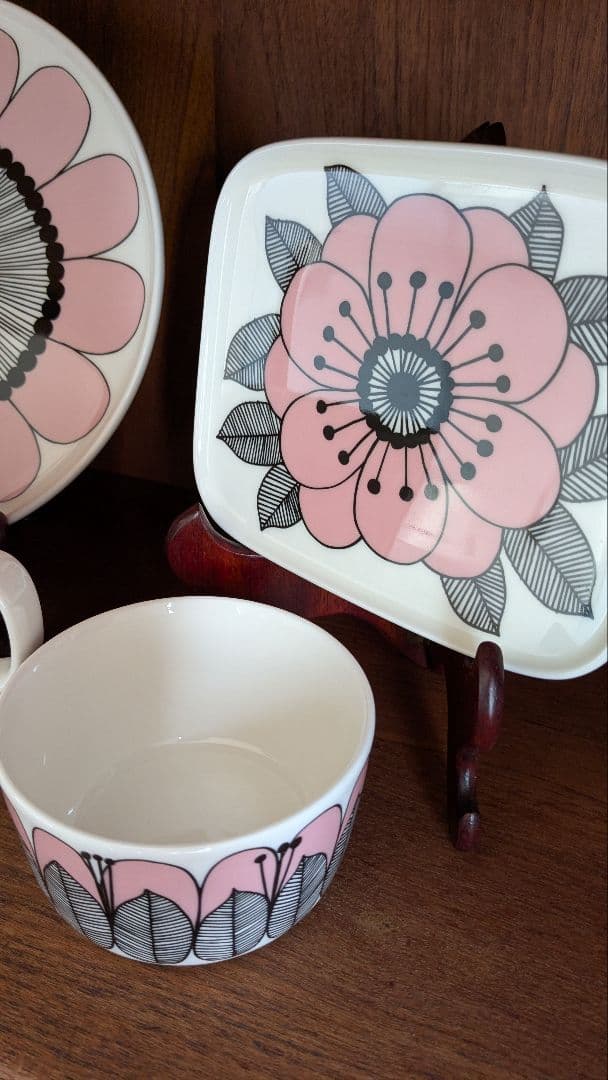 美品 マリメッコ ケスティト ピンク 食器セット（プレート2、カップ、ボウル）