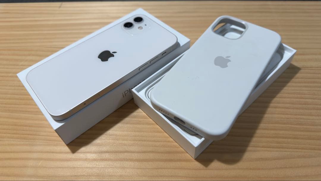 Apple iPhone 12 ホワイト 本体 美品 付属品あり