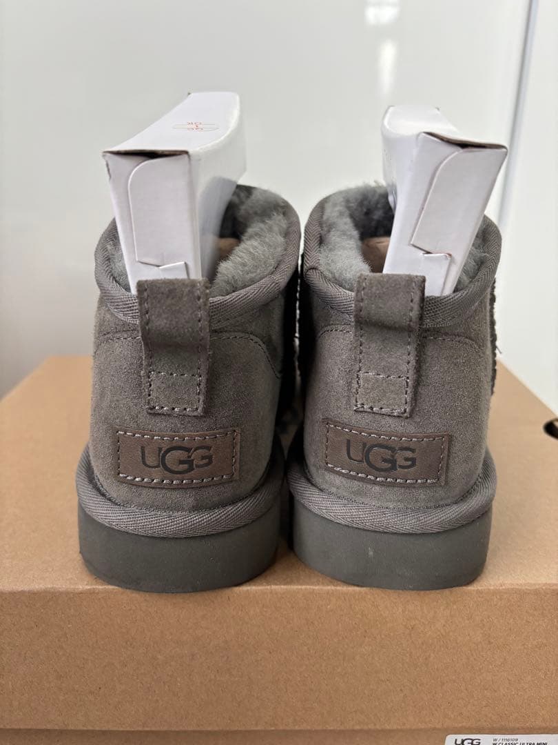 【週末セール】UGG✨️国内正規品✨️25cm クラシックウルトラミニ グレー