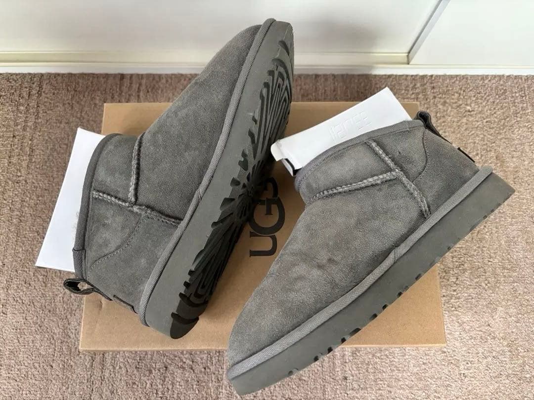 【週末セール】UGG✨️国内正規品✨️25cm クラシックウルトラミニ グレー