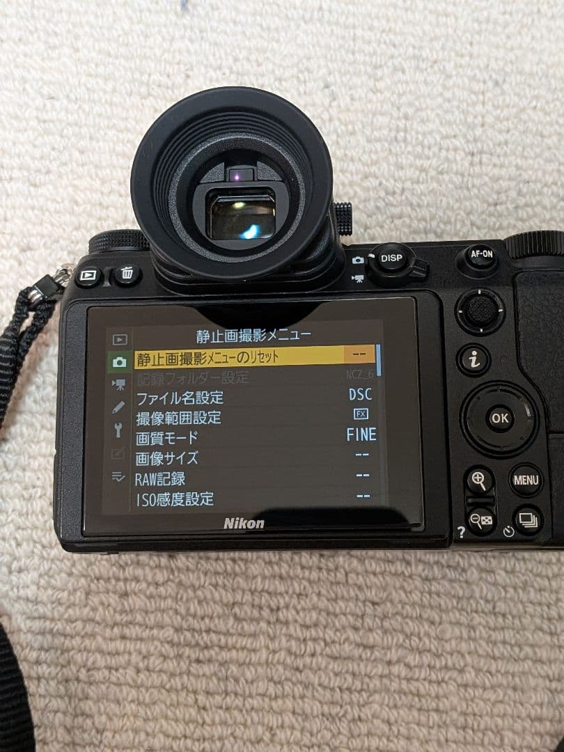 Nikon Z 6　ボディ　アクセサリー付き