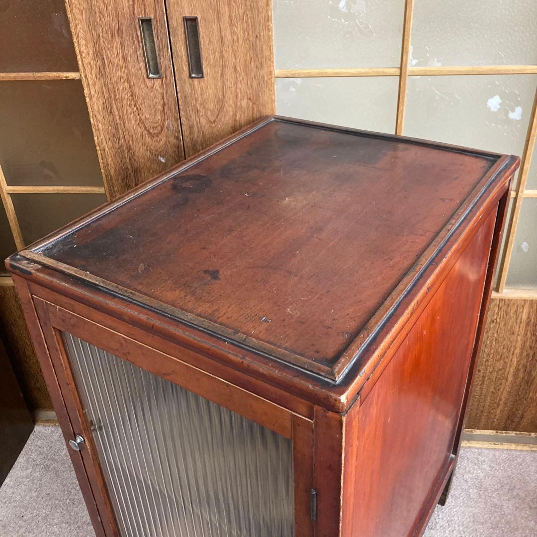 アンティーク　ガラス戸棚