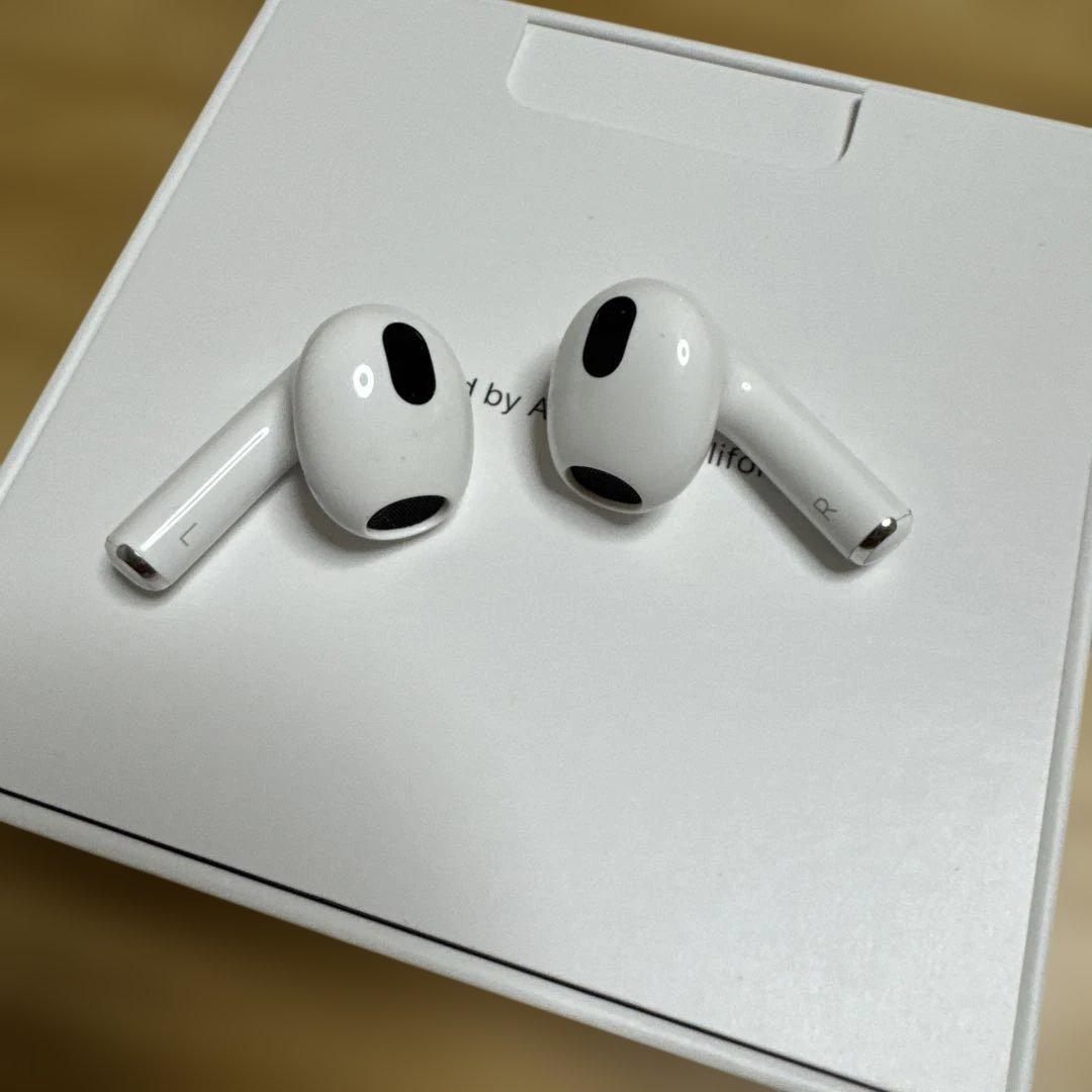 美品AirPods 3 本体 充電ケース付 おまけ付！ ※値下げ不可