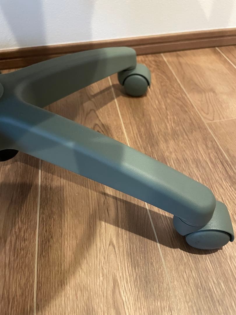 新品！イトーキ　サリダ　グリーン