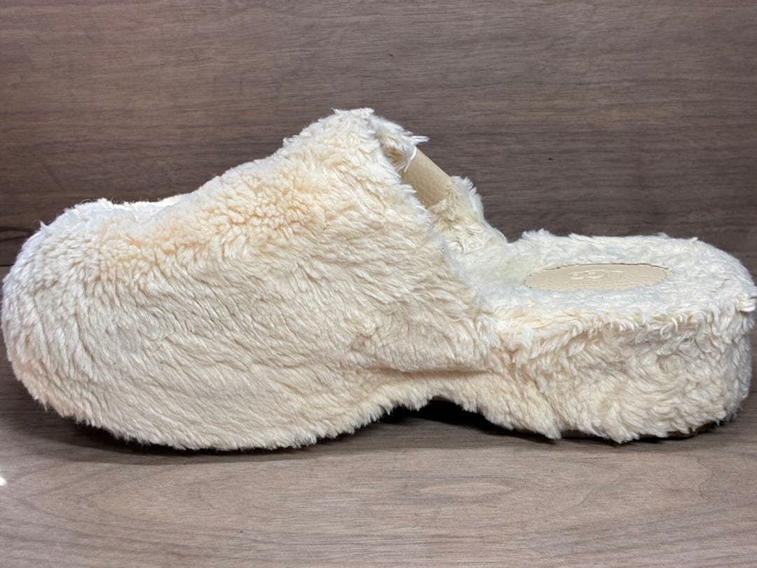 【極美品】UGG ボア スリッポン フラッフクロッグ 25cm ファー 冬支度