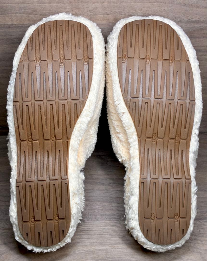 【極美品】UGG ボア スリッポン フラッフクロッグ 25cm ファー 冬支度