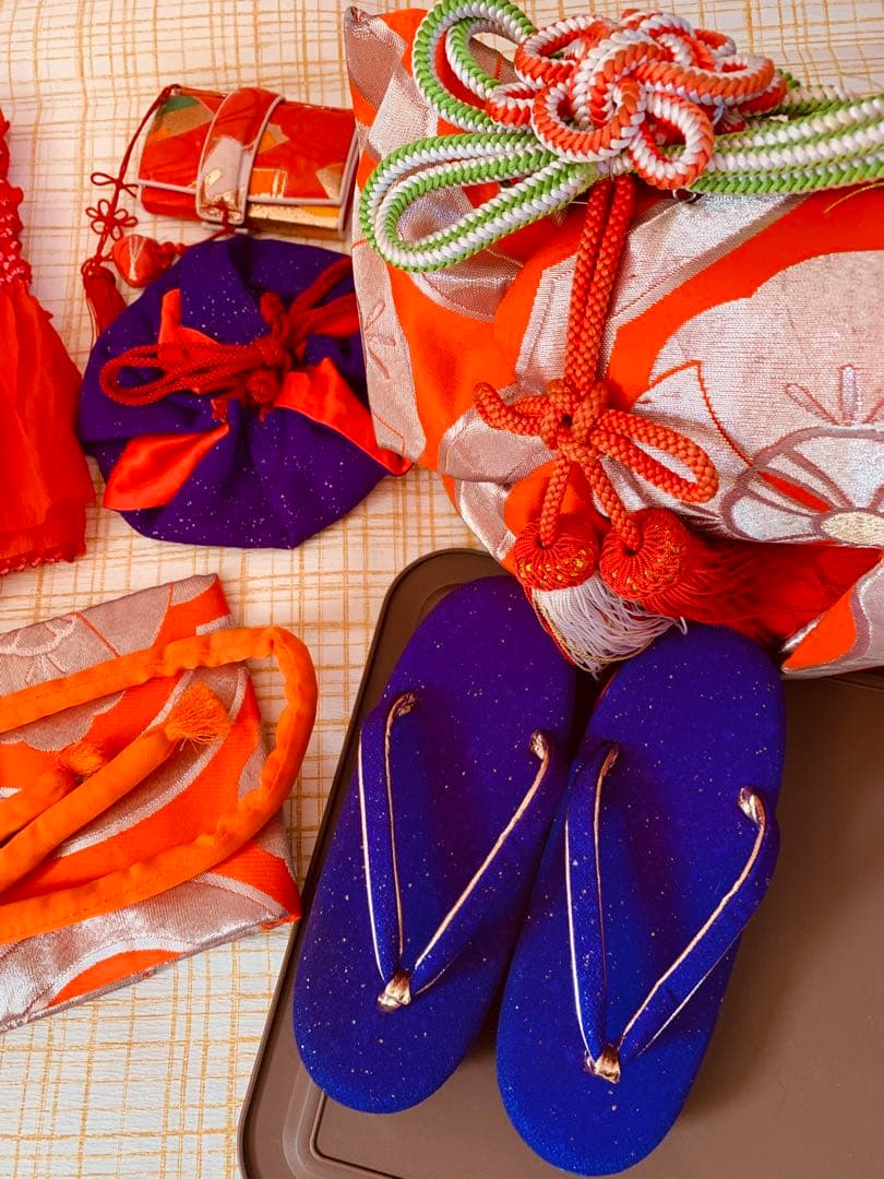 七五三　3歳から5歳の女の子のお支度　正絹手縫い　朱色と藍色のコントラスト