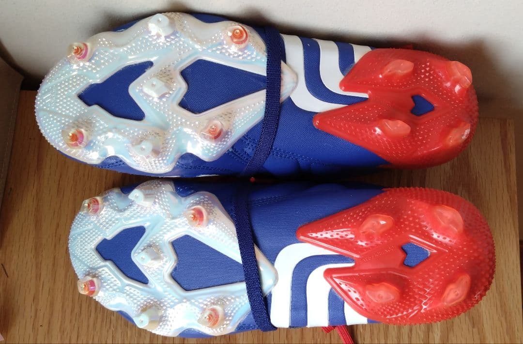 復刻　リメイク　アディダス プレデター マニア ジャパンブルー