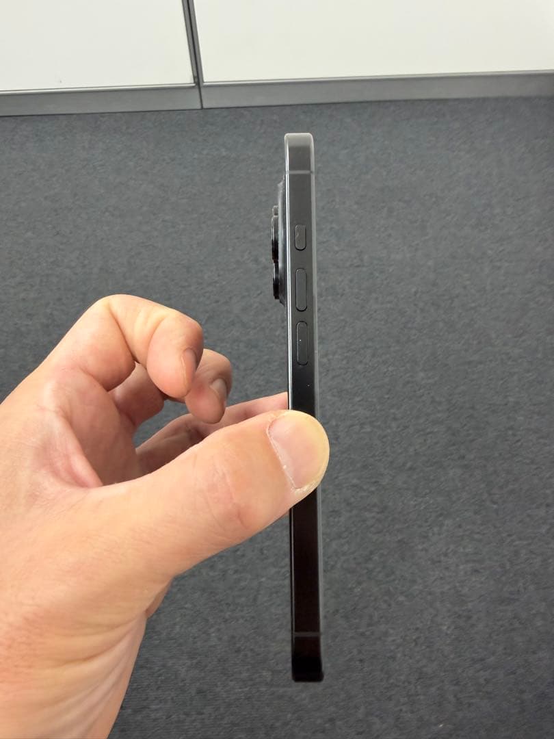 iPhone16Pro 512GB 美品 バッテリー100％ ケース付