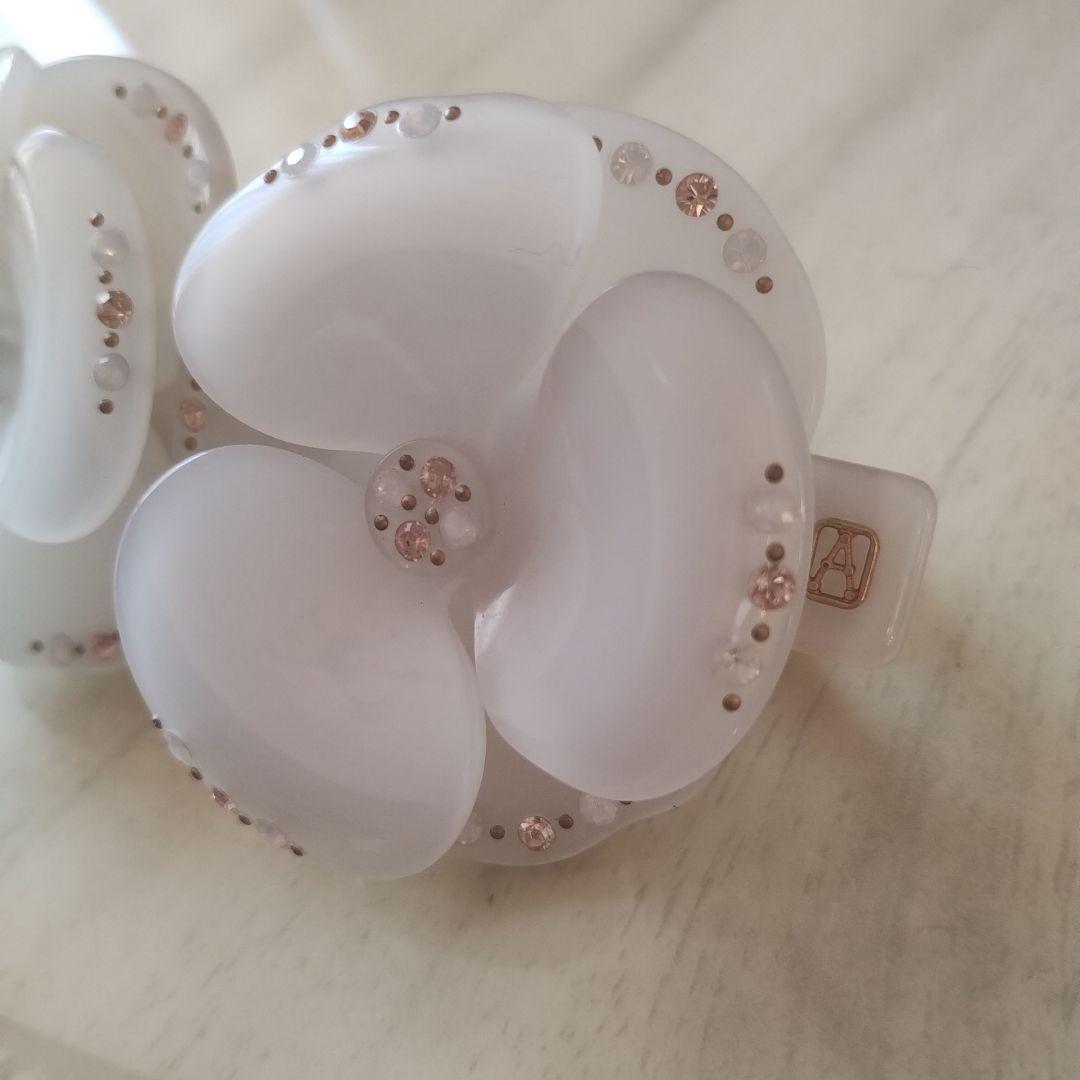 ②ー2 激レアな➠➠アレクサンドルドゥパリホワイトスワロフスキー双子カメリア