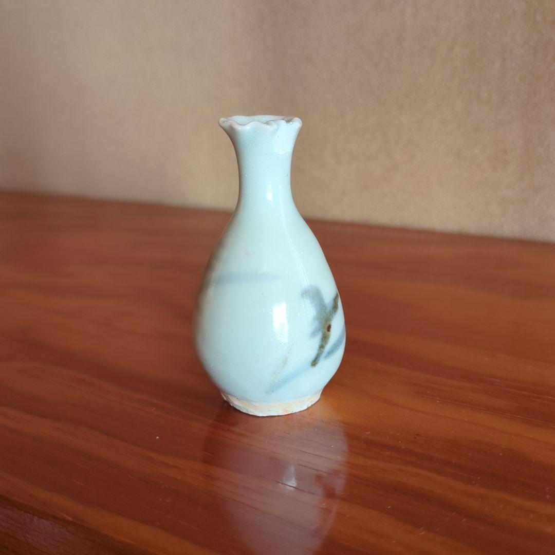 淡い青色 陶器 ミニチュアフラワーベース　初期伊万里