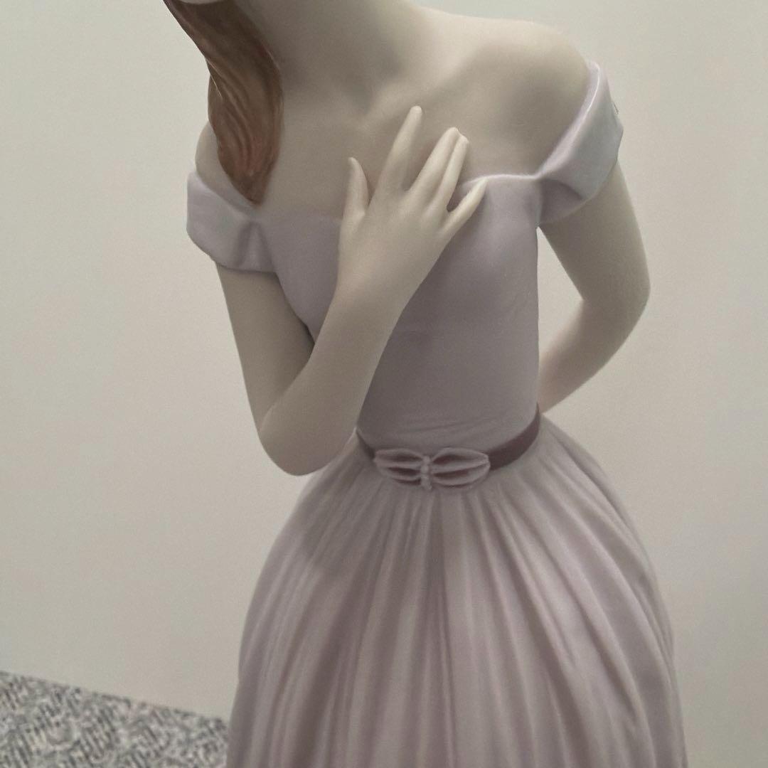 リヤドロ　箱付き　ドレス　フィギュリン