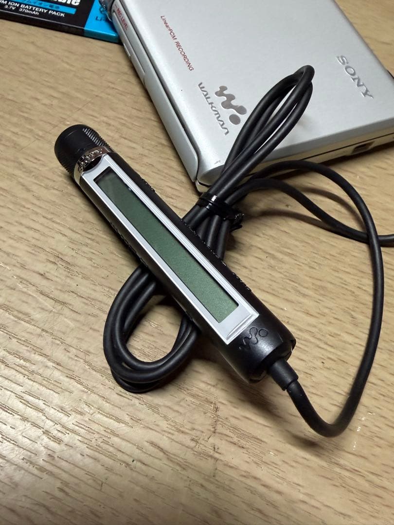 ポータブルプレーヤー SONY Hi-MD WALKMAN