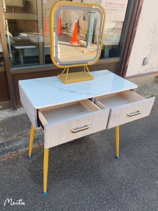 オシャレドレッサー　カラベロア調デスク引き出し3杯LEDミラー　椅子棚4点セット