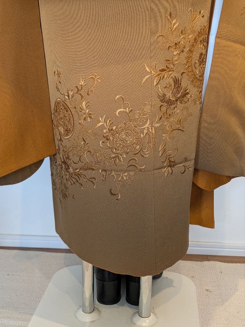 振袖フルセット 身丈160.5裄63.5 刺繍柄 山吹色 黒 成人式 逸品