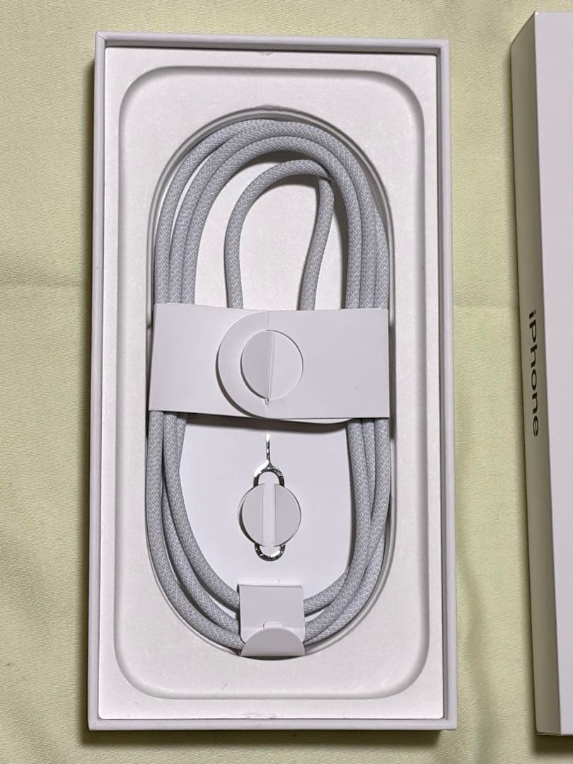 【美品】iPhone16 256GB ブラック simフリー