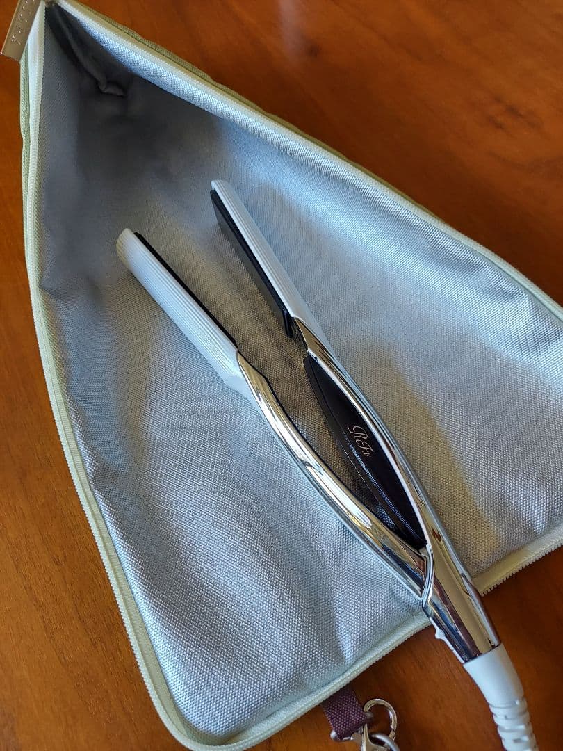 ReFa ストレートヘアアイロン RE-AC02A　ヘアアイロンポーチ付です