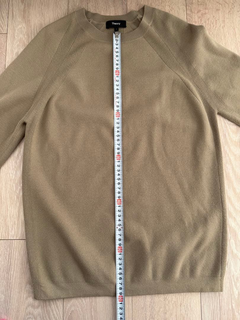 Theory カーキーニット