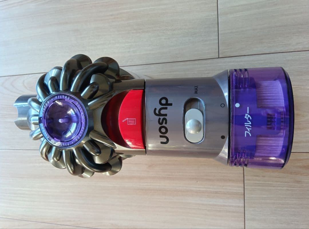 【値下げ】dyson v8 slim fluffy+ 本体　付属品　スタンド付き
