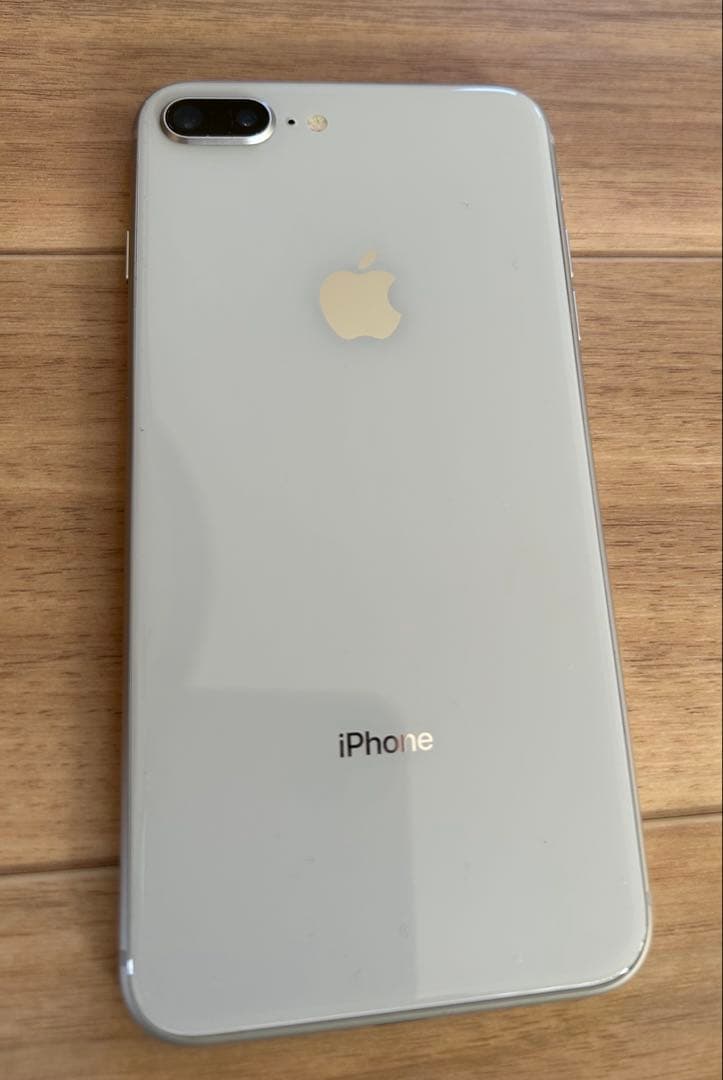 Apple iPhone 8 Plus シルバー本体