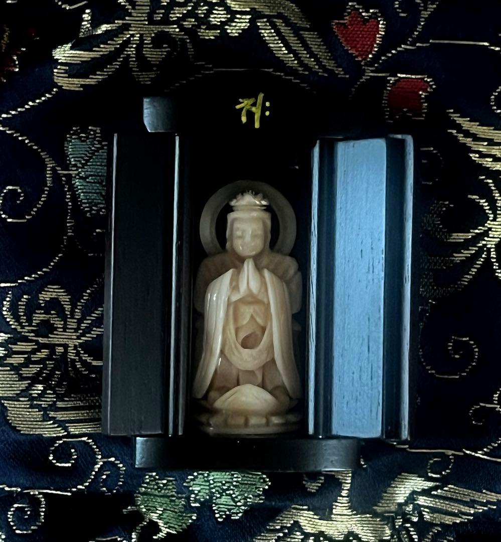 仏教美術 時代 珊瑚 聖観音菩薩像 仏像 川口一光 黒檀 厨子 巾着 布 付き