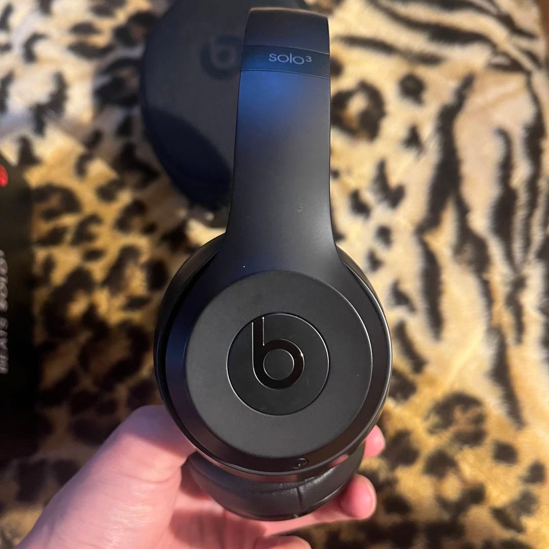 BEATS SOLO3ブラック ワイヤレスヘッドホン