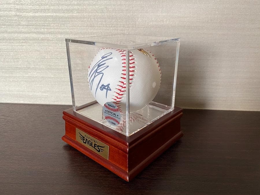 楽天　イーグルス　横山貴明選手　初勝利記念直筆サインボール