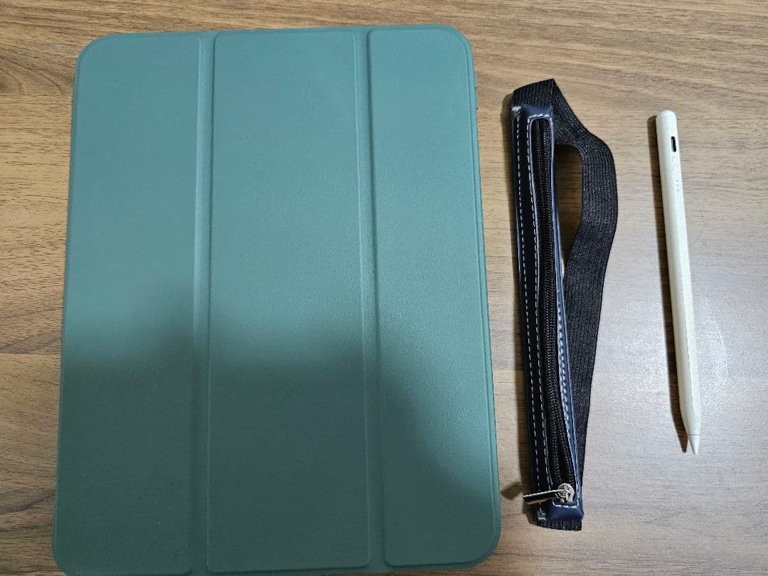 Apple iPad 第10世代 シルバー タブレット 本体 付属品付き