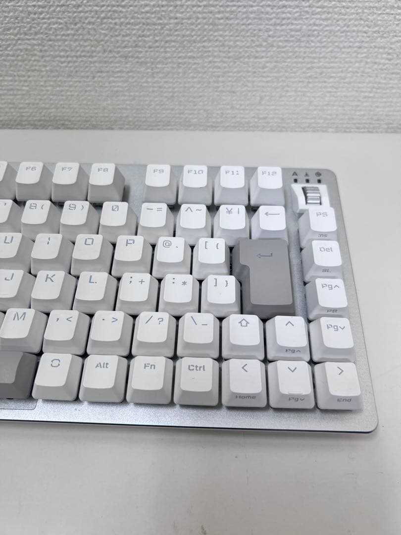 12P1#22 エレコム ゲーミングキーボード V custom VK720A