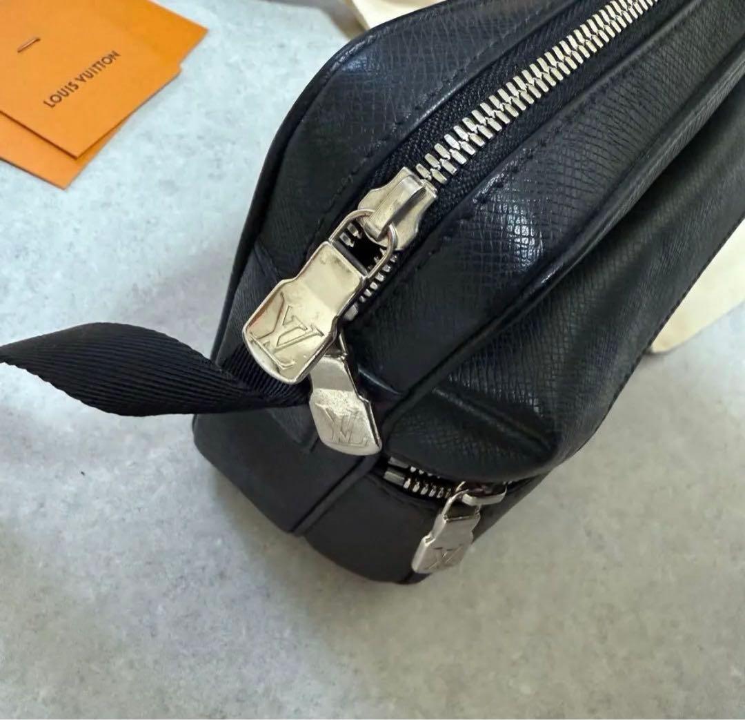 ルイ・ヴィトン アウトドアメッセンジャーPM ショルダーバッグ　美品