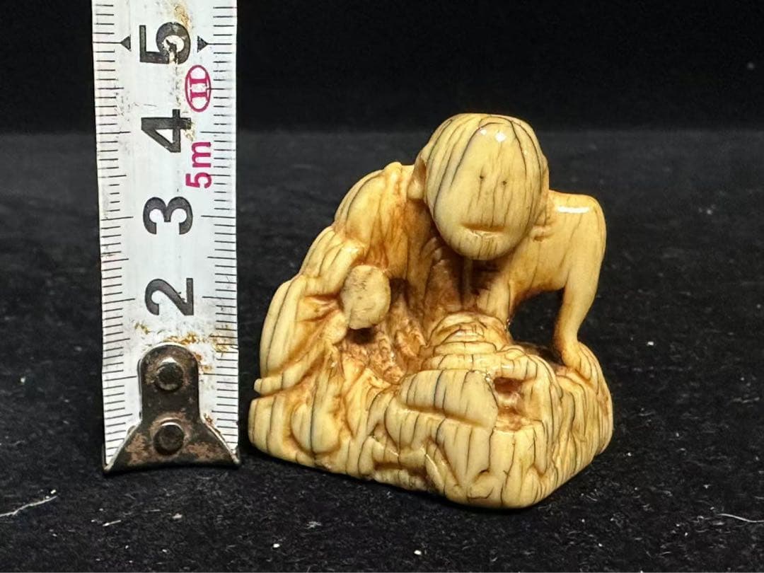 根付　置物　アンティーク　天然素材　彫刻 古美術品　細密細工　骨董コレクション