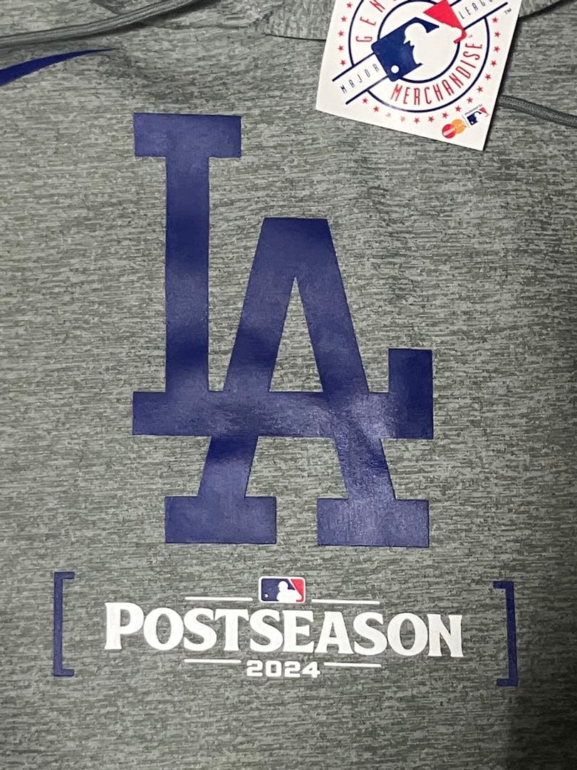 レアアイテム日本未発売　ドジャース　ポストシーズン2024優勝パーカー　Mサイズ