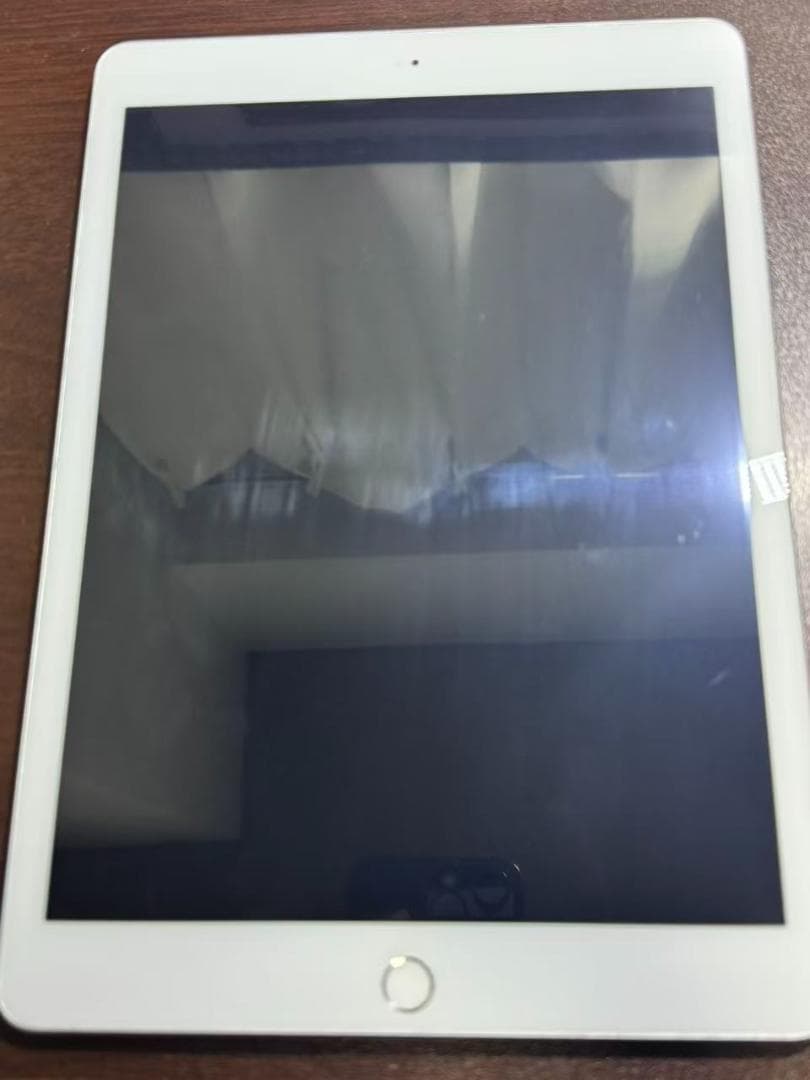 iPad 第8世代 128GB シルバー