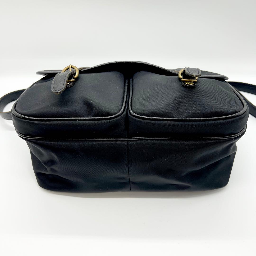 美品✨イルビゾンテ　ショルダーバッグ　メッセンジャー　レザー　ブラック　保存袋