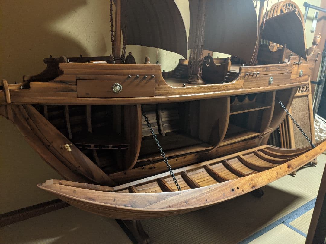 収納家具　ワイン保管　舟　模型