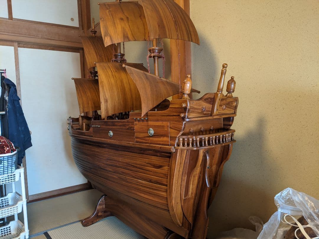 収納家具　ワイン保管　舟　模型