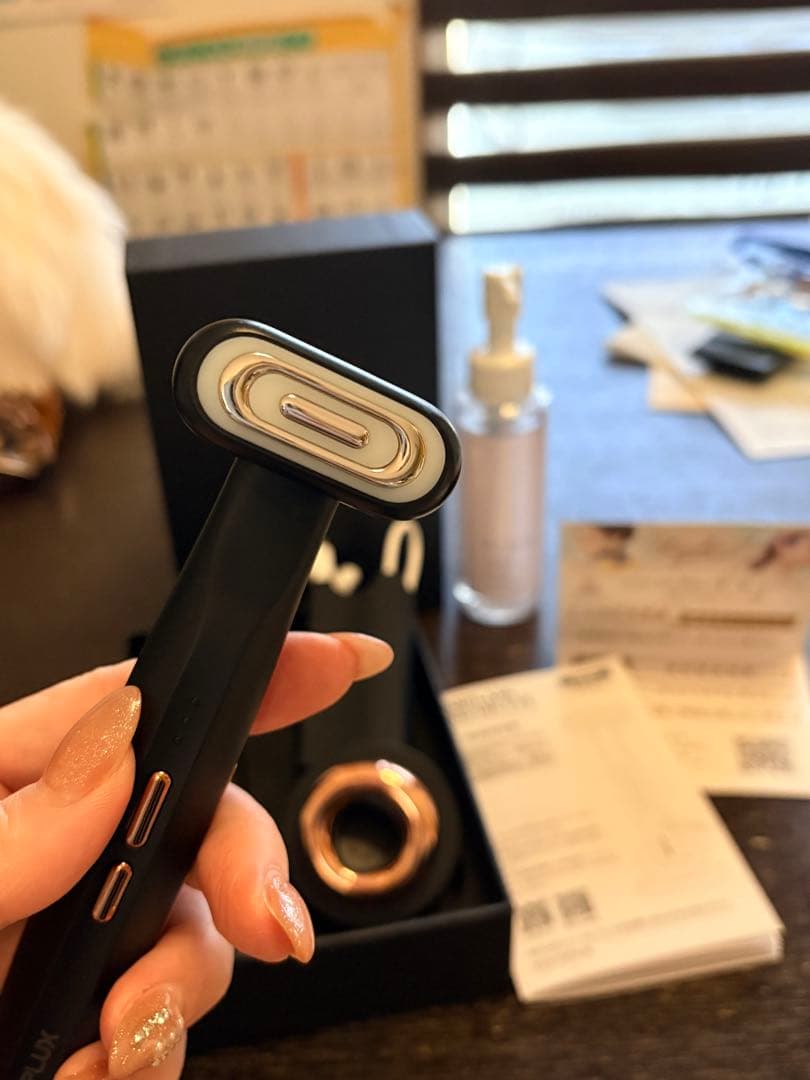 新品同様 ニップラックス リファイン アイ