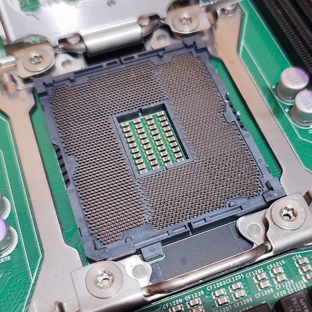 Supermicro X9DRi-LN4F+ サーバー用 マザーボード