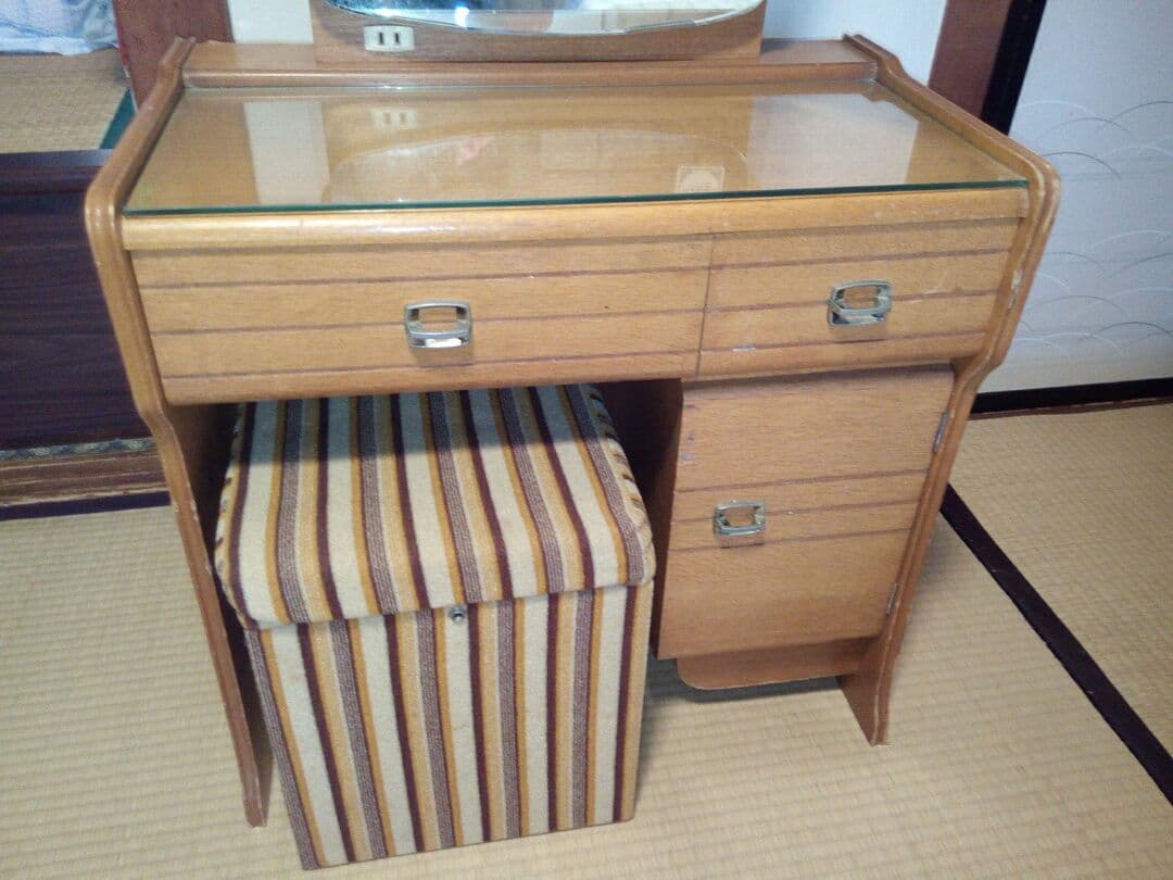 送料込み　昭和レトロな鏡台　ドレッサー