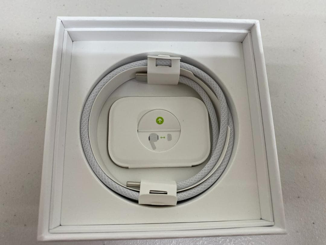 美品 AirPods Pro 第2世代 USB-C アップルエアポッズ イヤホン