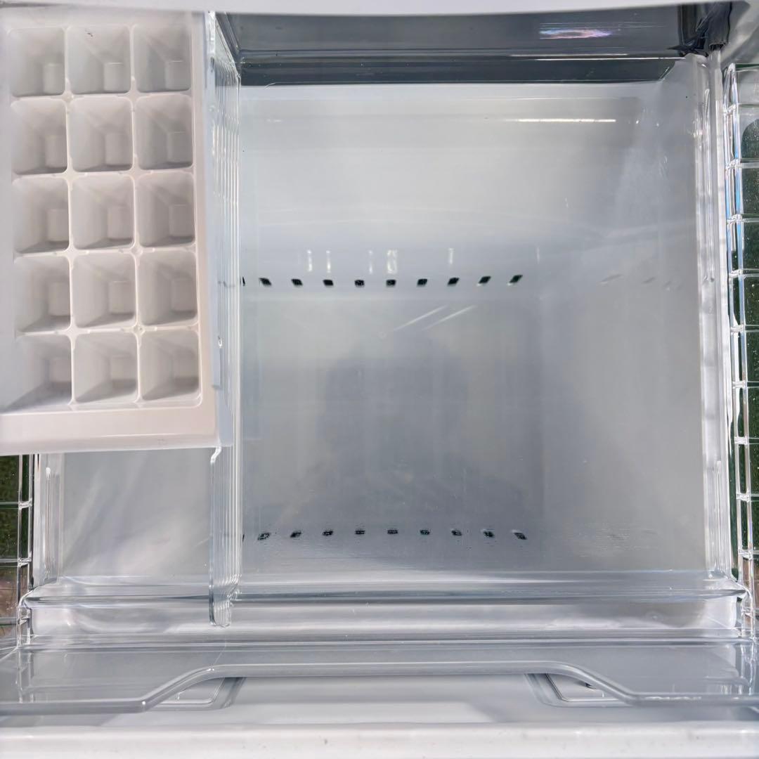 730 東芝　ホワイト　冷蔵庫　153L 100L　右開き　2ドア　大きめ　保証