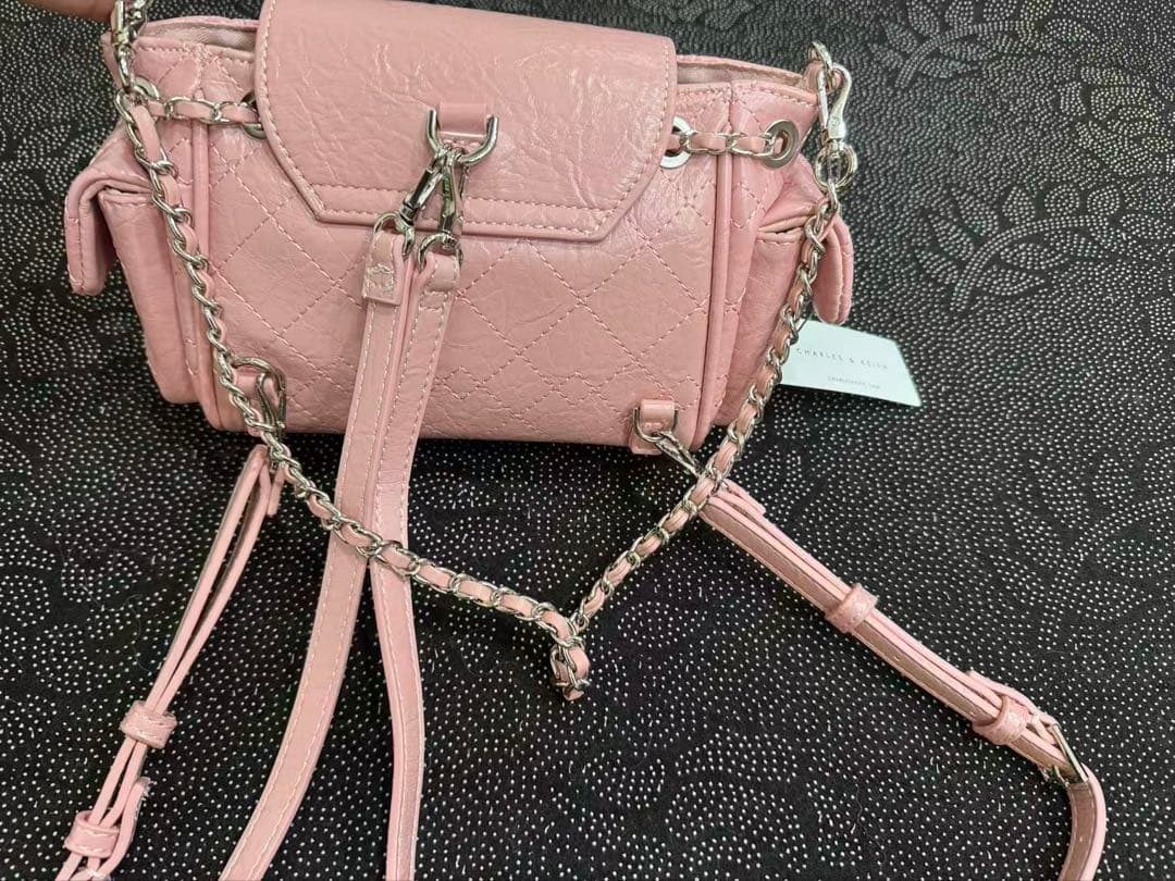 美品 CHARLES&KEITH Duo ピンク バックパック